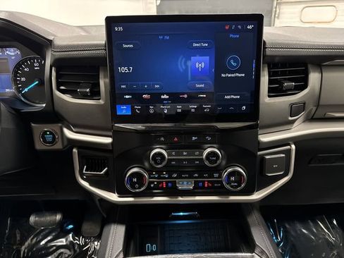 Used 2024 Ford Expedition Max XLT image 8