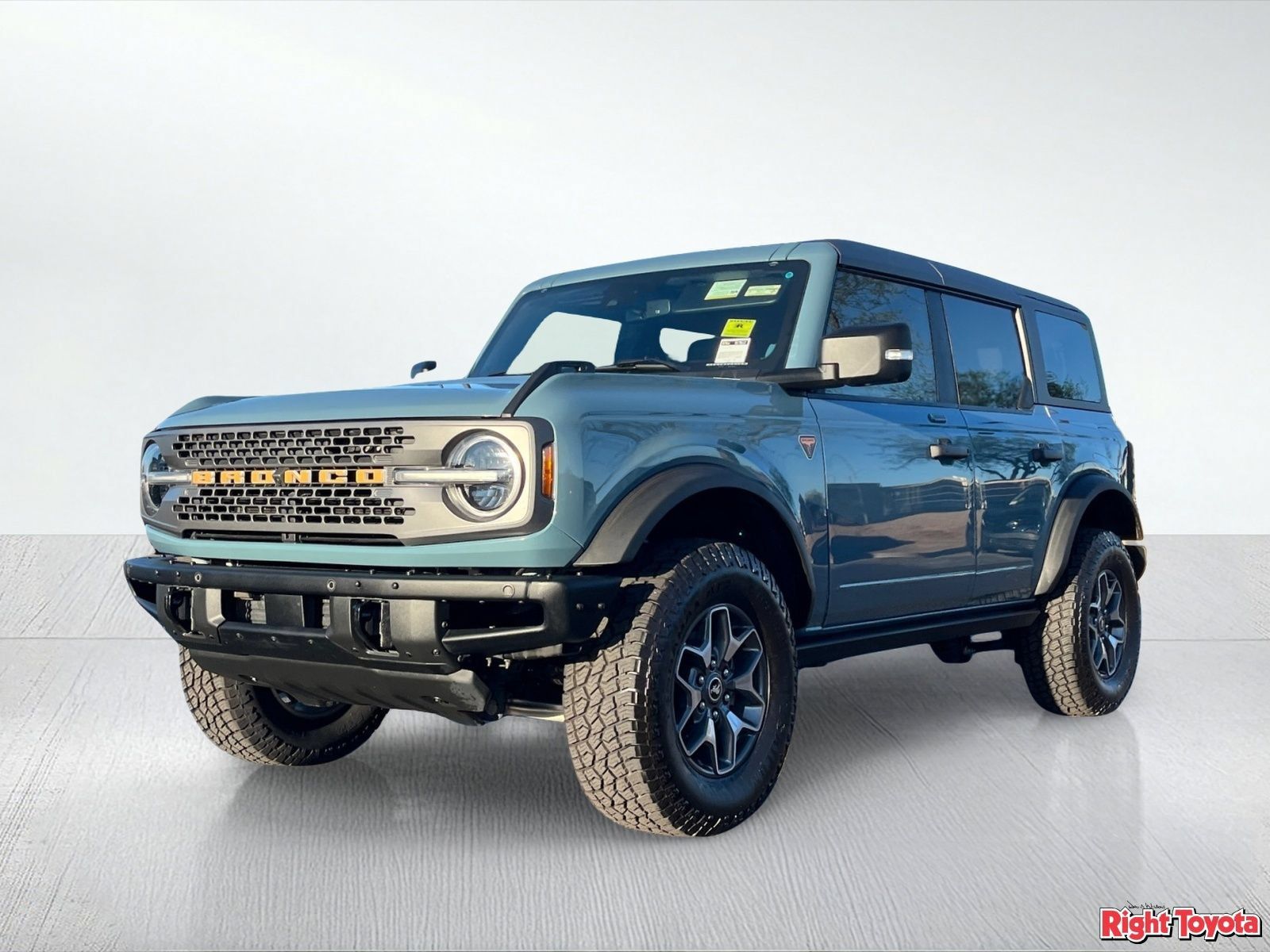 Used 2023 Ford Bronco Badlands AWD/4WD image 2