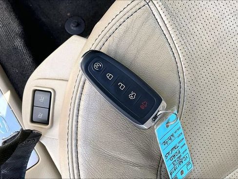 Used 2013 Ford Taurus Limited FWD image 11