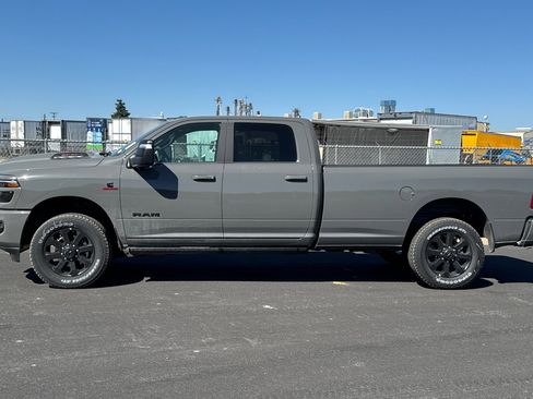 New 2026 RAM 2500 Laramie AWD/4WD image 6