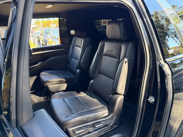 Used 2025 Cadillac Escalade ESV Luxury AWD/4WD image 36