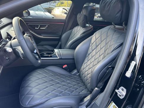 Certified 2025 Mercedes-Benz S 580 4MATIC Sedan image 21