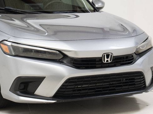 Used 2023 Honda Civic LX image 9