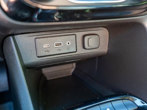 Used 2022 Buick Encore GX Select w/ Sport Touring Package image 32