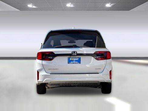 New 2026 Honda Odyssey Touring image 9