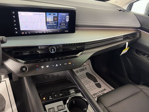 Certified 2025 Nissan Murano SL image 4