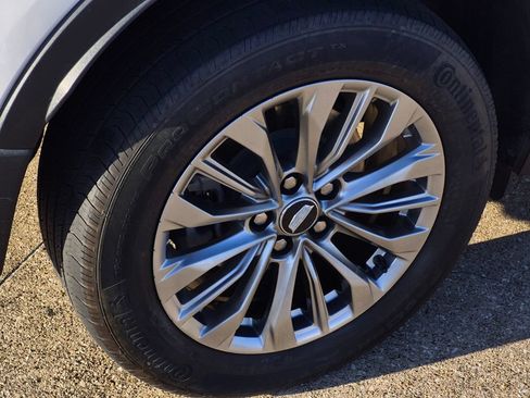 Used 2024 Cadillac XT4 Premium Luxury AWD/4WD image 7