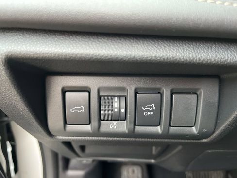 Certified 2025 Subaru Outback Limited image 20