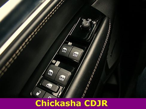 Used 2024 Jeep Wagoneer L Base w/ Premium Group I image 10