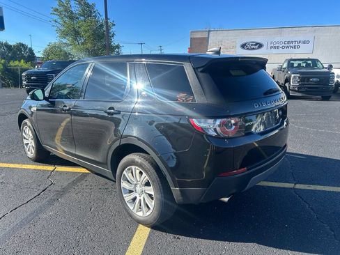 Used 2017 Land Rover Discovery Sport SE AWD/4WD image 7