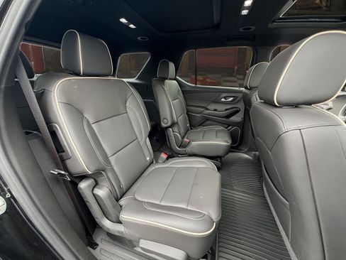Certified 2023 Chevrolet Traverse Premier FWD image 18