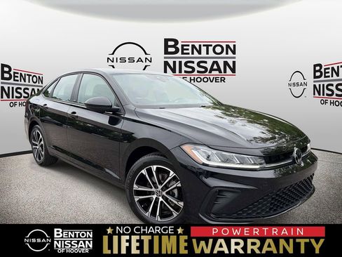 Used 2025 Volkswagen Jetta Sport FWD image 1