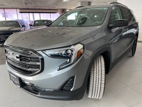 Used 2020 GMC Terrain SLE w/ Elevation Edition image 3