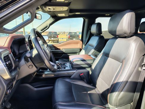 Used 2022 Ford F150 Lariat w/ Equipment Group 502A High image 9