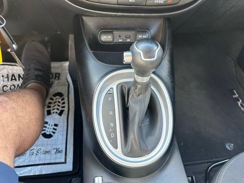 Used 2015 Kia Soul FWD image 21