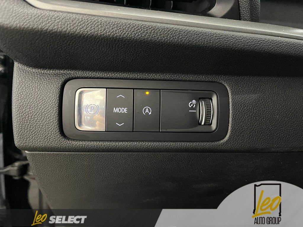 Used 2026 Chevrolet Traverse LT w/ Driver Confidence Package FWD image 29