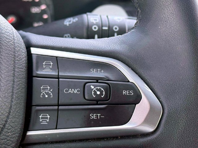 Used 2025 Jeep Compass Limited AWD/4WD image 24