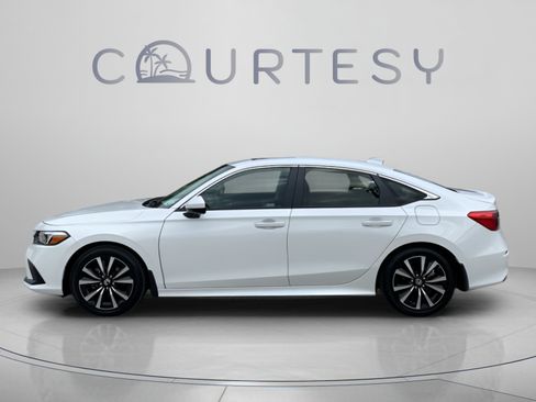 Used 2022 Honda Civic EX image 2