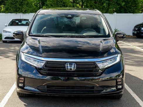 Used 2023 Honda Odyssey Touring image 2