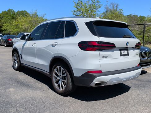 Certified 2024 BMW X5 xDrive40i w/ Premium Package image 9