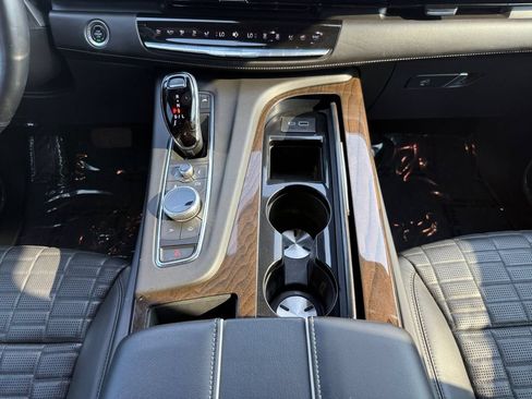 Used 2024 Cadillac Escalade Sport Platinum w/ LPO, ONYX Package AWD/4WD image 15