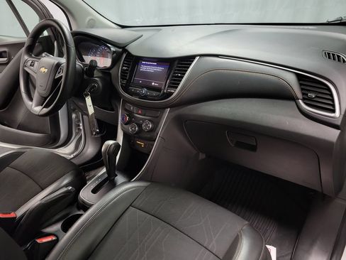 Used 2022 Chevrolet Trax LT FWD image 28