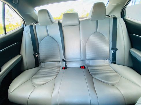 Used 2018 Toyota Camry SE image 24