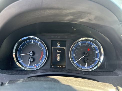Used 2018 Toyota Corolla SE image 21