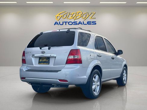 Used 2007 Kia Sorento LX w/ Sport Pkg image 4