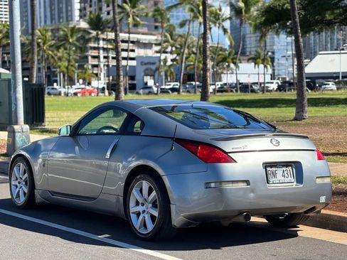 Used 2005 Nissan 350Z Touring w/ (K96) Aerodynamics Pkg image 3