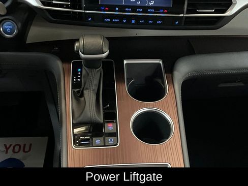 Used 2024 Toyota Sienna XLE image 11