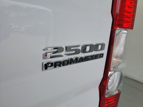 Used 2025 RAM ProMaster 2500 w/ Convenience Group FWD image 9