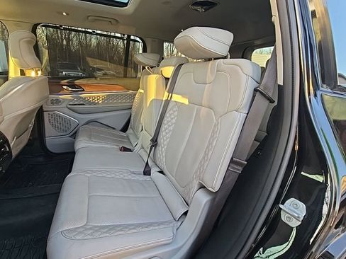 Used 2021 Jeep Grand Cherokee L Summit w/ Advanced Protech Group IV image 17