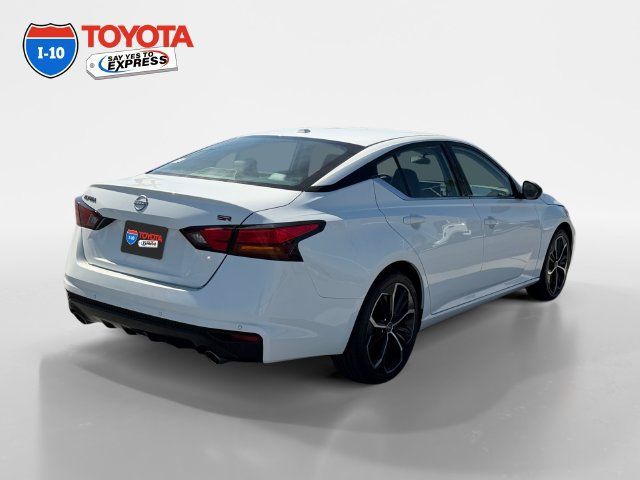 Used 2024 Nissan Altima 2.5 SR FWD image 5