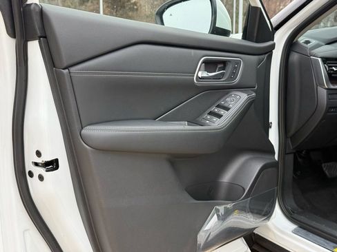 New 2026 Nissan Rogue Platinum w/ Platinum Premium Package AWD/4WD image 21