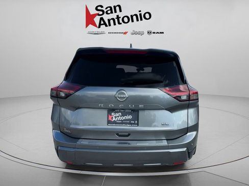 Used 2024 Nissan Rogue SL w/ SL Premium Package FWD image 12