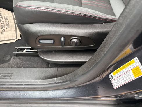 Used 2022 Chevrolet Equinox RS image 37