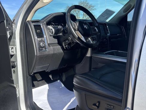 Used 2018 RAM 1500 Laramie w/ Convenience Group image 9