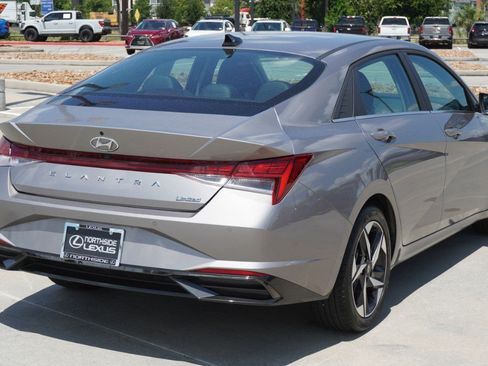 Used 2023 Hyundai Elantra Limited w/ Cargo Package FWD image 6