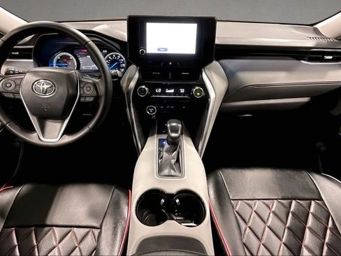 Used 2023 Toyota Venza LE AWD/4WD image 7