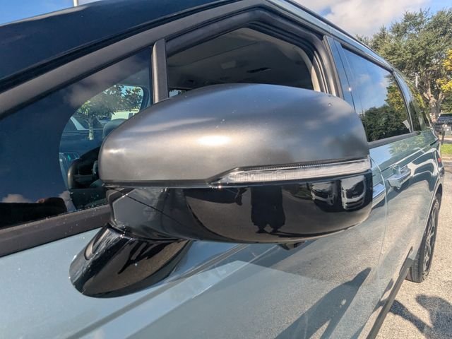 New 2027 Kia Carnival SX w/ Dark Edition Package FWD image 12