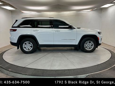 Used 2023 Jeep Grand Cherokee Laredo w/ Luxury Tech Group I image 6