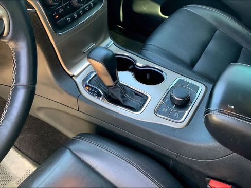 Used 2016 Jeep Grand Cherokee Limited w/ Trailer Tow Group IV image 17