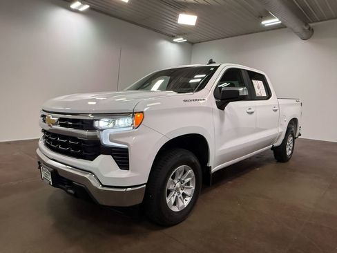 Used 2025 Chevrolet Silverado 1500 LT image 40