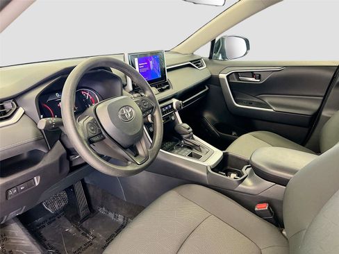Used 2025 Toyota RAV4 XLE image 15