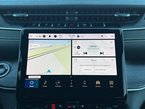 Used 2024 Jeep Grand Cherokee Limited w/ Luxury Tech Group II image 23