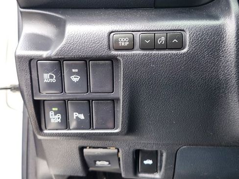 Used 2019 Lexus IS 300 AWD image 24