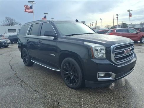 Used 2016 GMC Yukon SLE w/ HD Trailering Package image 3