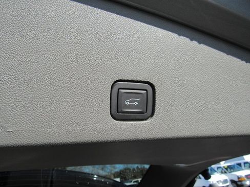 Used 2024 Cadillac XT6 Premium Luxury w/ LPO, Floor Liner Package image 33