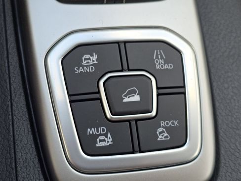 New 2026 Nissan Frontier SV image 16